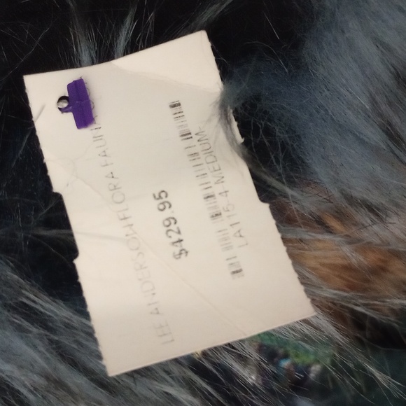Faux Fur Lee Andersen coat - Picture 5 of 7